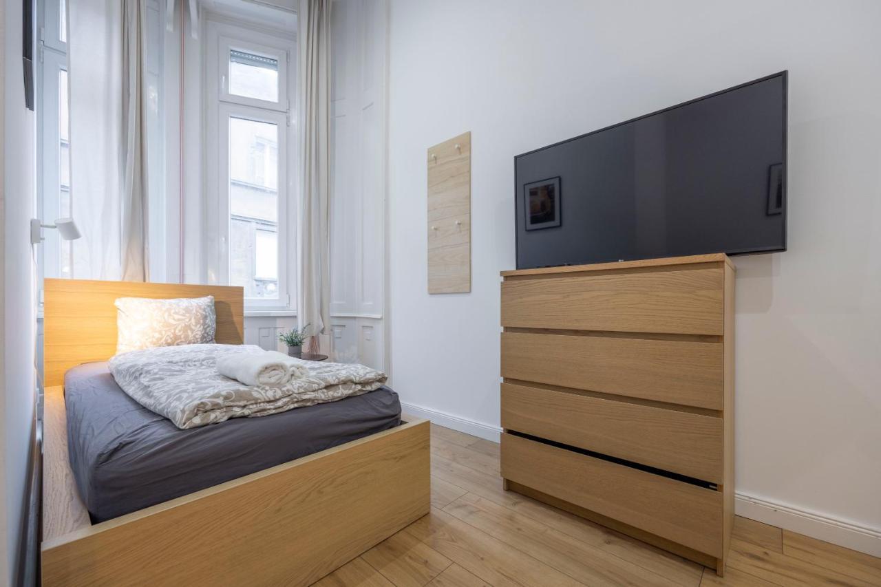 Central Grand Apartment With 5Bedrm 2Bathroom Boedapest Buitenkant foto
