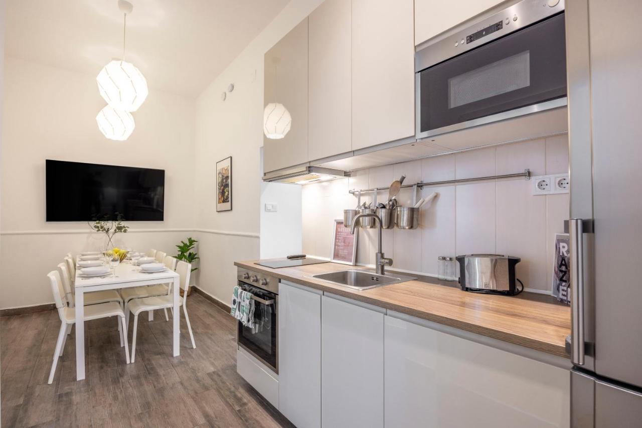 Central Grand Apartment With 5Bedrm 2Bathroom Boedapest Buitenkant foto