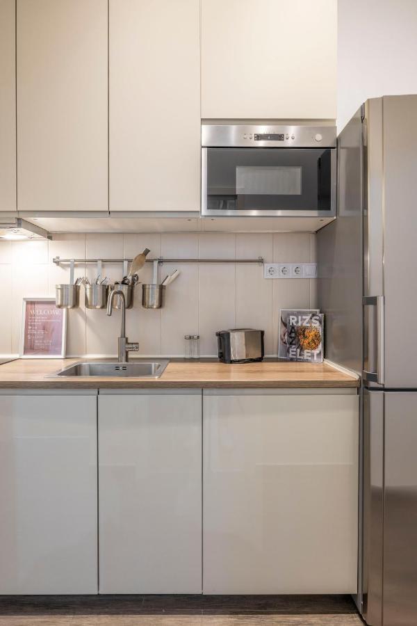 Central Grand Apartment With 5Bedrm 2Bathroom Boedapest Buitenkant foto