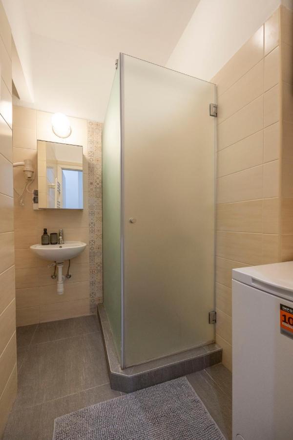 Central Grand Apartment With 5Bedrm 2Bathroom Boedapest Buitenkant foto