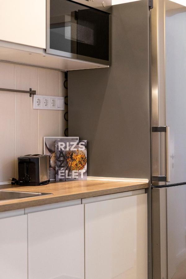 Central Grand Apartment With 5Bedrm 2Bathroom Boedapest Buitenkant foto