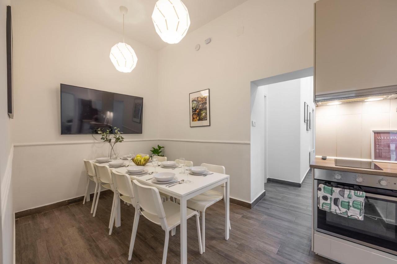 Central Grand Apartment With 5Bedrm 2Bathroom Boedapest Buitenkant foto