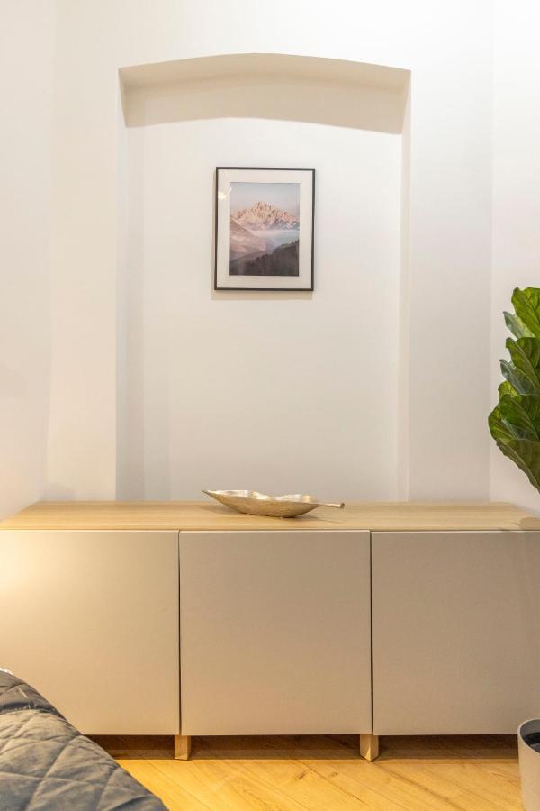 Central Grand Apartment With 5Bedrm 2Bathroom Boedapest Buitenkant foto